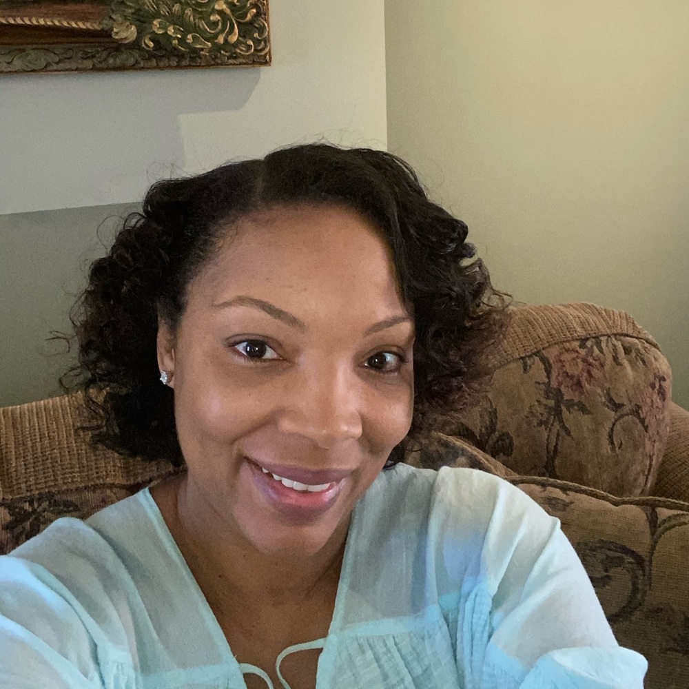 Meet your Posher, Angela